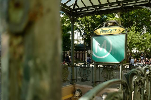 Shizuka Miyano / Unsplash Paris metro